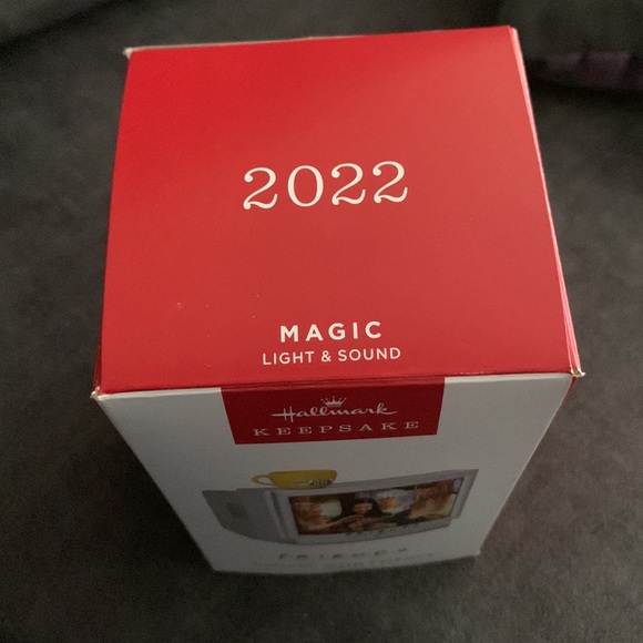 FRIENDS Keepsake TV Ornament - Picture 3 of 3